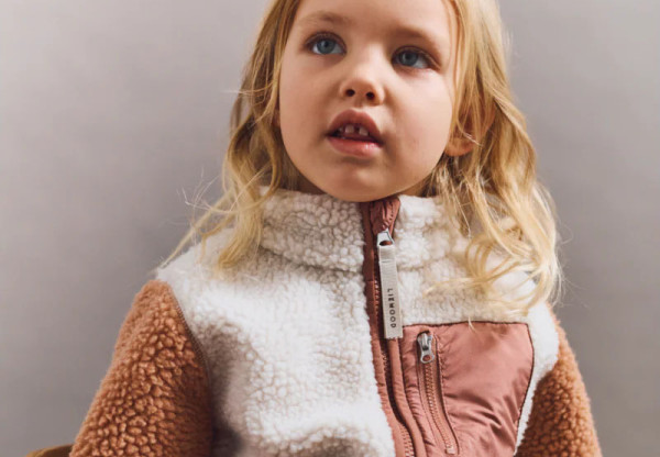 Trendy dětská móda 2026: Skandinávský minimalismus LIEWOOD