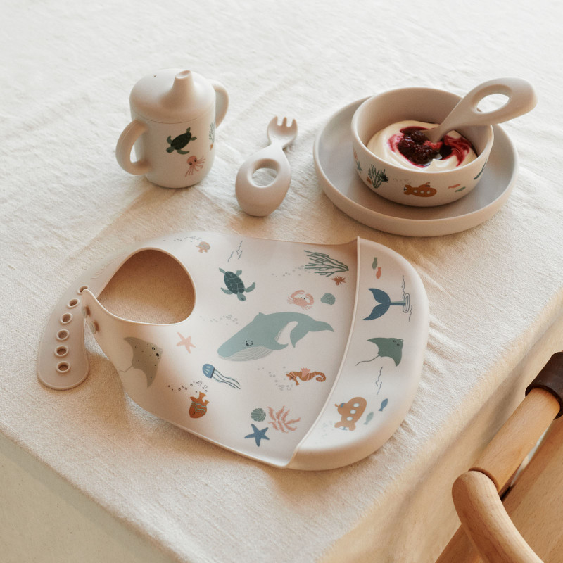 LIEWOOD 5-dílná silikonová jídelní sada Ryle Sea Creature Sandy