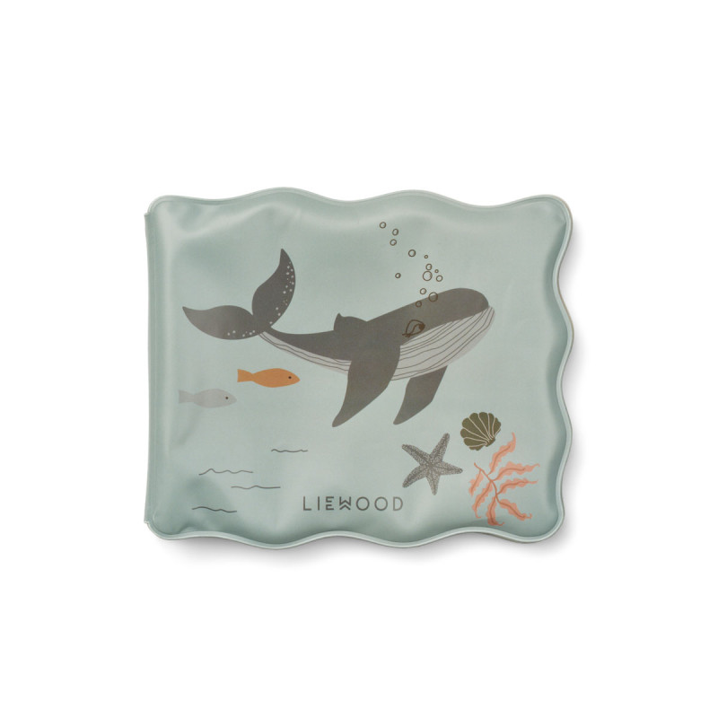LIEWOOD Waylon kouzelná vodní knížka do koupele Sea creature / Sandy