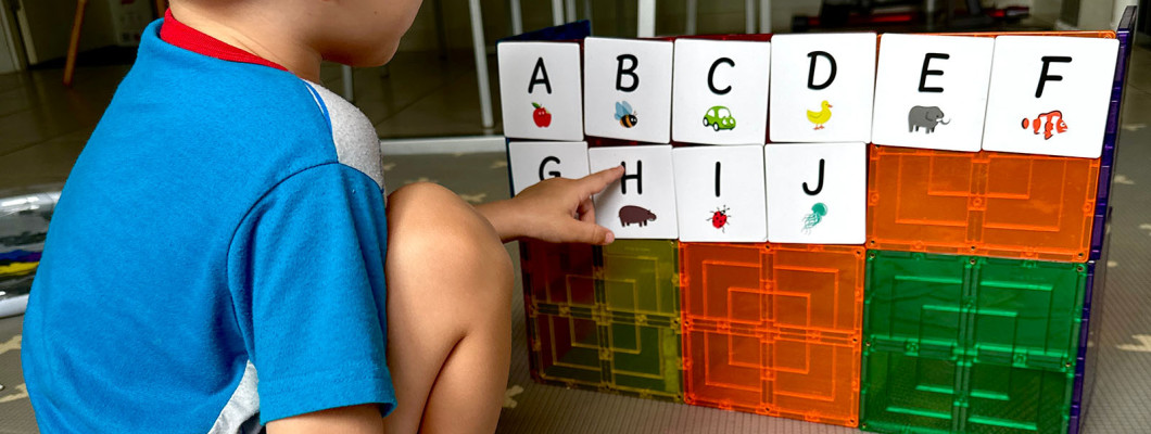 Objevte kreativní svět CONNETIX®: Magnetické stavebnice pro děti Copy