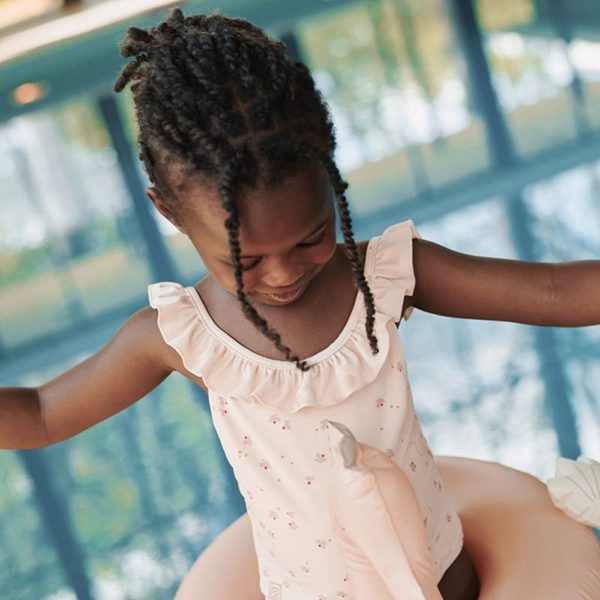 LIEWOOD Kallie dívčí plavky Mini Butterfly / Apple Blossom